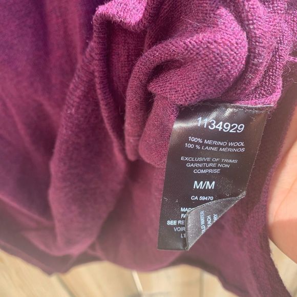 Badgley Mischka 100% Merino Wool Eggplant Sweater - Picture 3 of 8